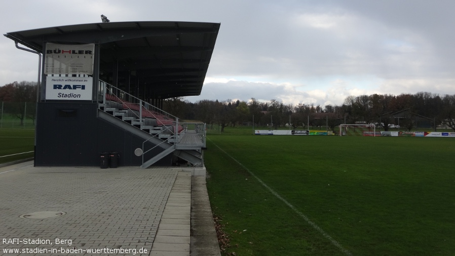 RAFI-Stadion, Berg