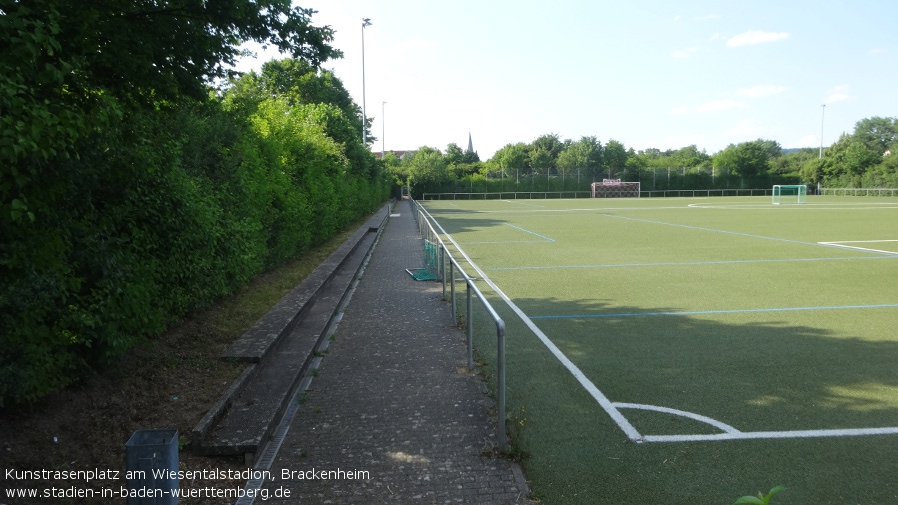 Brackenheim, Kunstrasenplatz am Wiesentalstadion