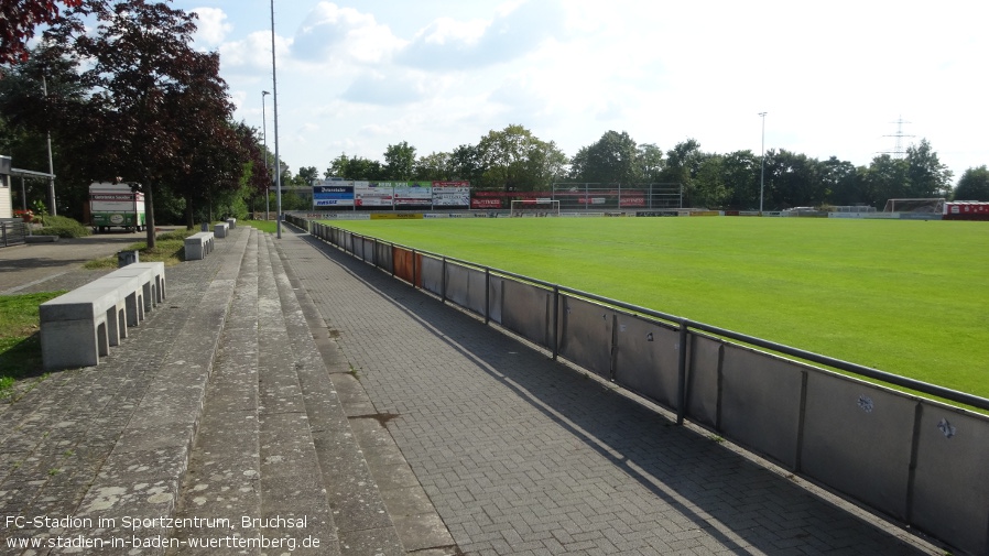 Bruchsal, FC-Stadion im Sportzentrum