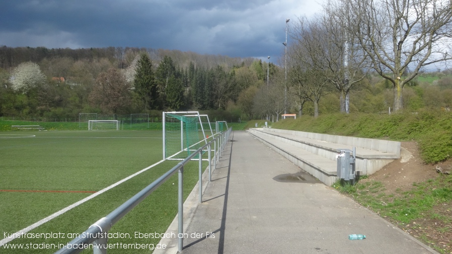 Ebersbach an der Fils, Kunstrasenplatz am Strutstadion