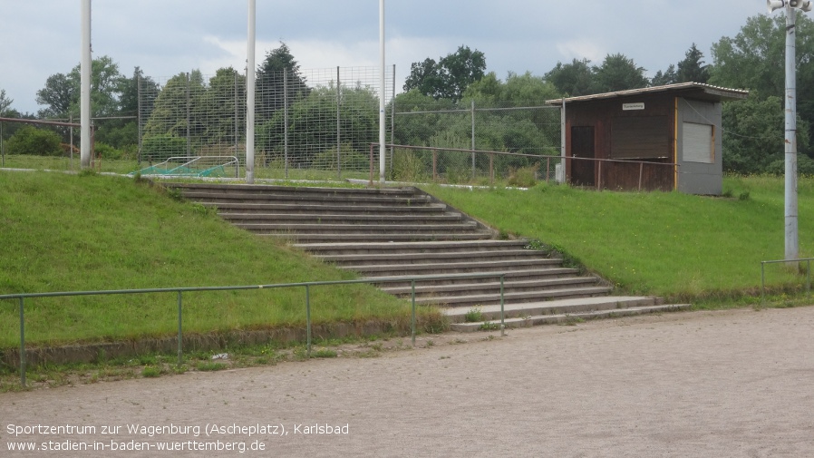 Karlsbad, Sportzentrum zur Wagenburg (Ascheplatz)