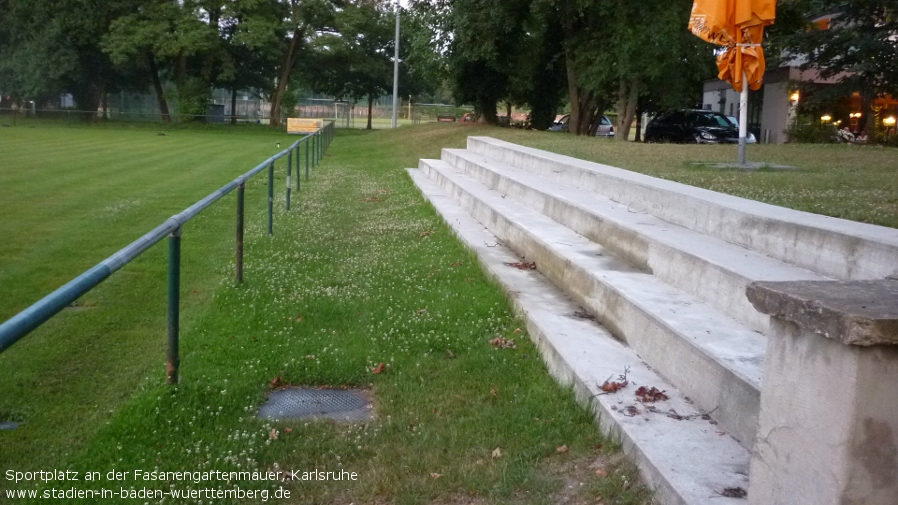 Sportplatz an der Fasanengartenmauer, Karlsruhe