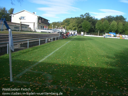 Waldstadion, Ketsch