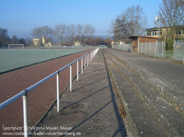 Sportplatz SG Viktoria, Mauer