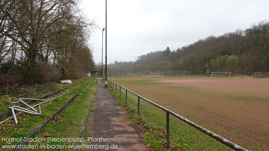 Pforzheim, Holzhof-Stadion (Nebenplatz)