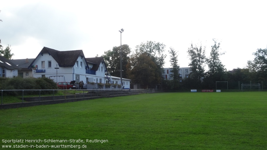 Reutlingen, Sportplatz Heinrich-Schliemann-Straße