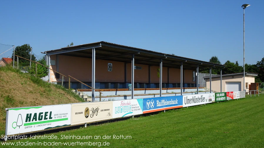 Steinhausen an der Rottum, Sportplatz Jahnstraße