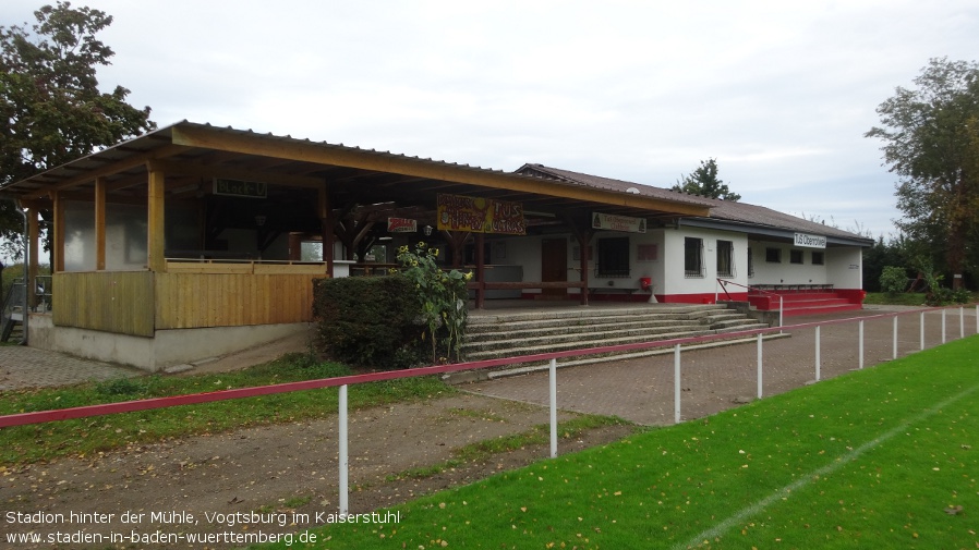 Vogtsburg im Kaiserstuhl, Stadion hinter der Mühle