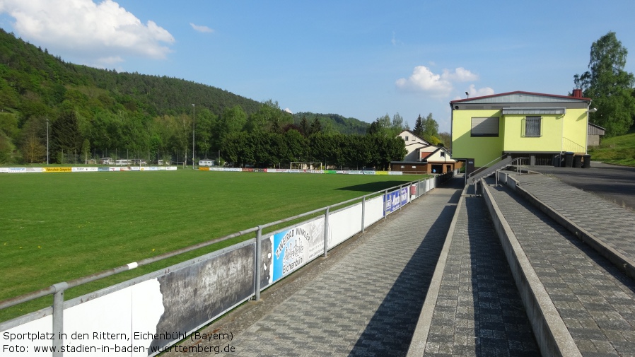 Eichenbühl, Sportplatz in den Rittern (Bayern)