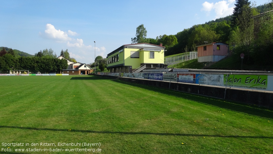 Eichenbühl, Sportplatz in den Rittern (Bayern)