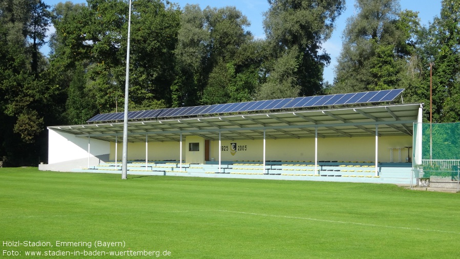 Hölzl-Stadion, Emmering