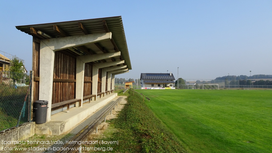 Herrngiersdorf, Sportplatz Bernhardstraße