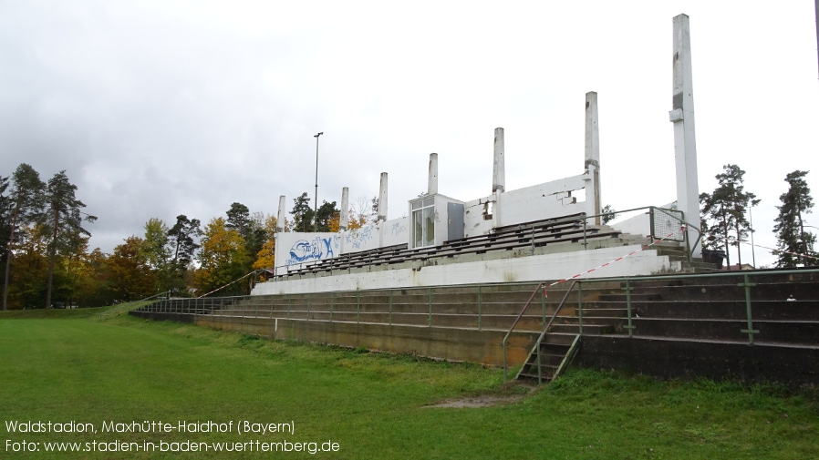 Maxhütte-Haidhof, Waldstadion