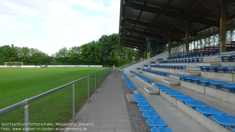 Moosinning, Sportzentrum Fichtenstraße