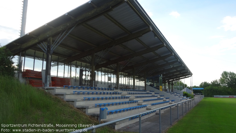 Moosinning, Sportzentrum Fichtenstraße