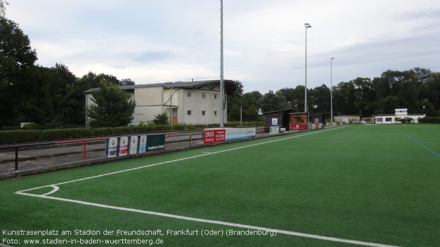 Frankfurt (Oder), Kunstrasenplatz am Stadion der Freundschaft