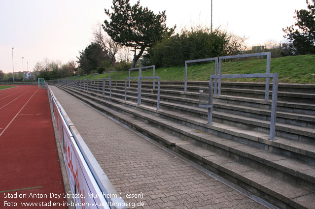 Stadion Anton-Dey-Straße, Mühlheim (Hessen)