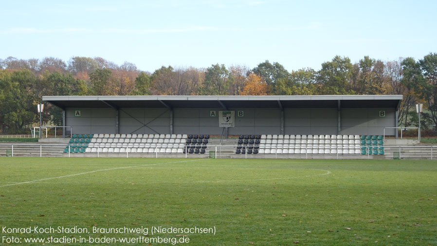 Konrad-Koch-Stadion ehemals Stadion Franzsches Feld, Braunschweig (Niedersachsen)