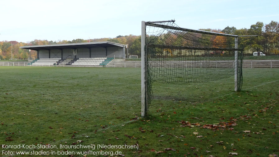 Konrad-Koch-Stadion ehemals Stadion Franzsches Feld, Braunschweig (Niedersachsen)