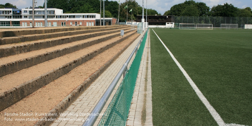 Kunstrasenplatz am Porsche-Stadion, Wolfsburg (Niedersachsen)