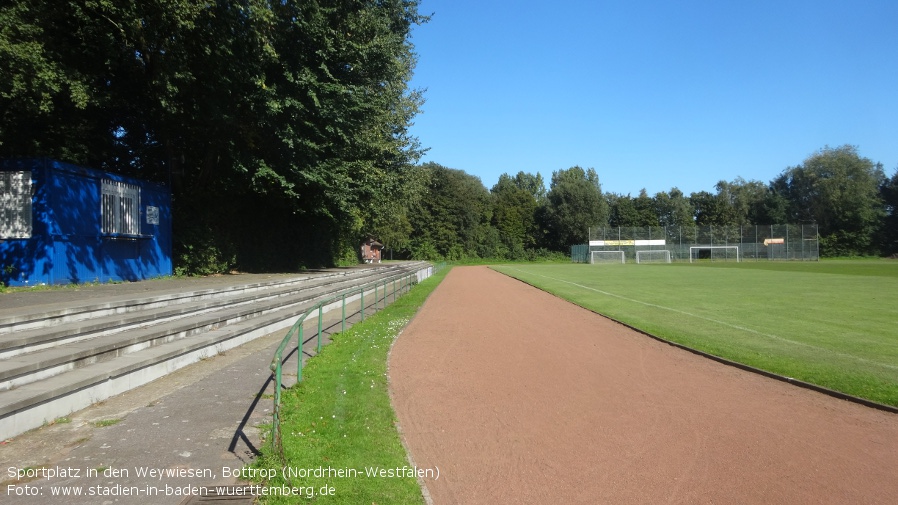 Bottrop, Sportplatz in den Weywiesen