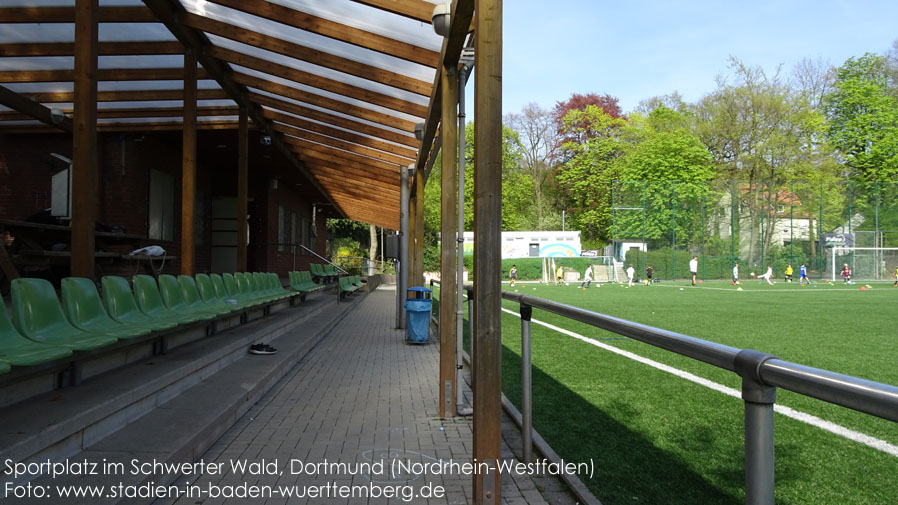 Dortmund, Sportplatz im Schwerter Wald