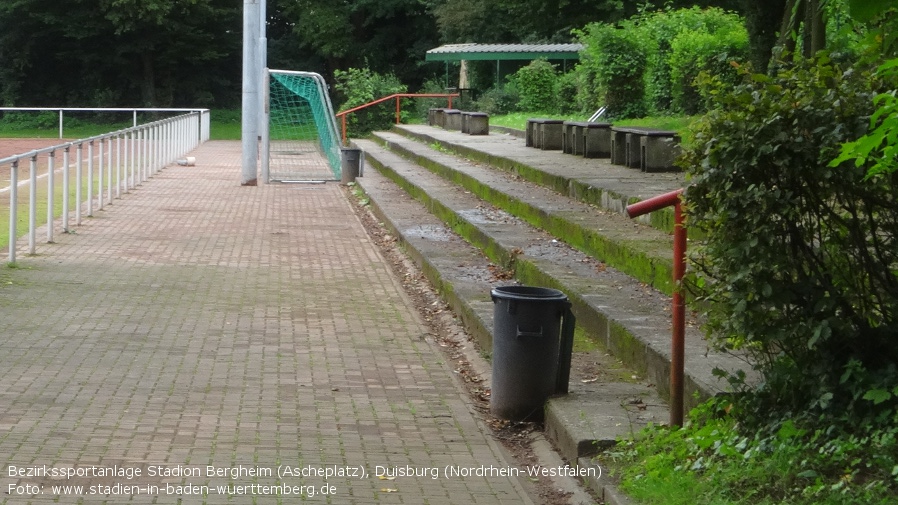 Duisburg, Bezirkssportanlage Stadion Bergheim (Ascheplatz)