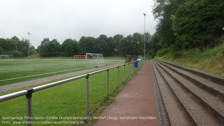 Hennef (Sieg), Sportanlage Fritz-Jacobi-Straße (Kunstrasenplatz)