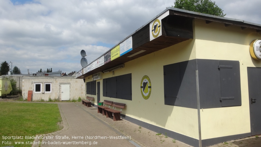 Herne, Sportplatz Bladenhorster Straße