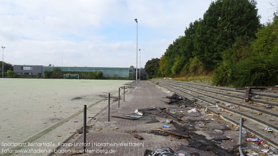 Kamp-Lintfort, Sportplatz Bertastraße