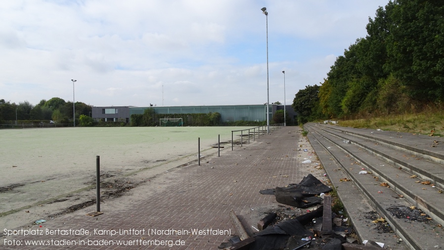 Kamp-Lintfort, Sportplatz Bertastraße