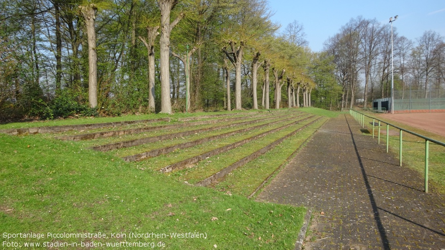 Köln, Sportanlage Piccoloministraße (Nordrhein-Westfalen)