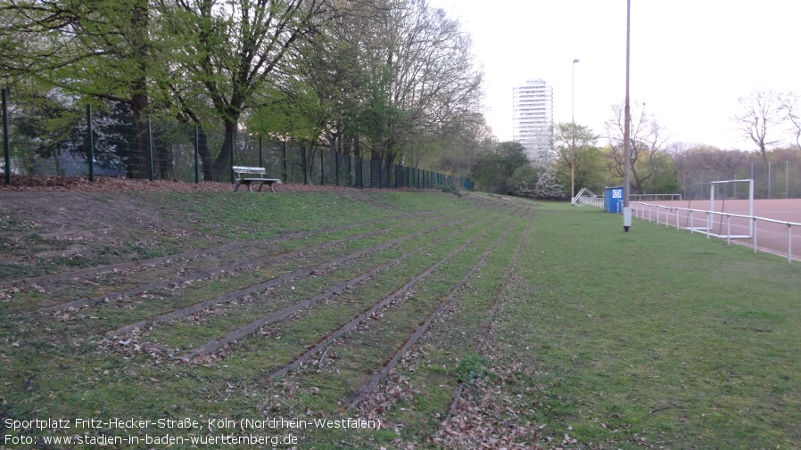 Köln, Sportplatz Fritz-Hecker-Straße (Nordrhein-Westfalen)