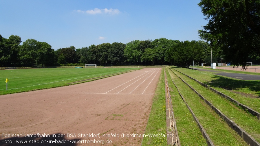 Krefeld, Edelstahlkampfbahn in der BSA Stahldorf