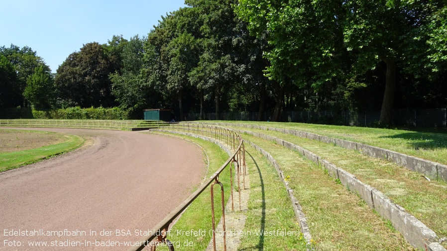 Krefeld, Edelstahlkampfbahn in der BSA Stahldorf