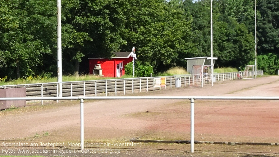 Moers, Sportplatz am Jostenhof