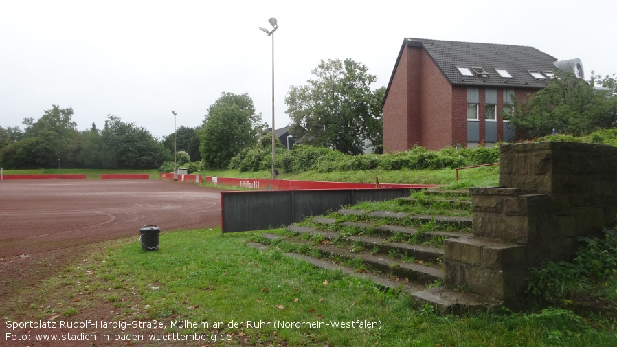 Mülheim an der Ruhr, Sportplatz Rudolf-Harbig-Straße