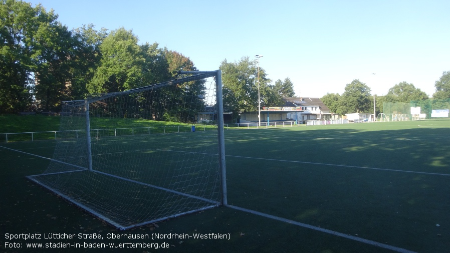 Oberhausen, Sportplatz Lütticher Straße