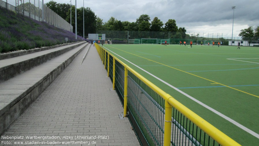 Alzey, Wartbergstadion (Nebenplatz), (Rheinland-Pfalz)