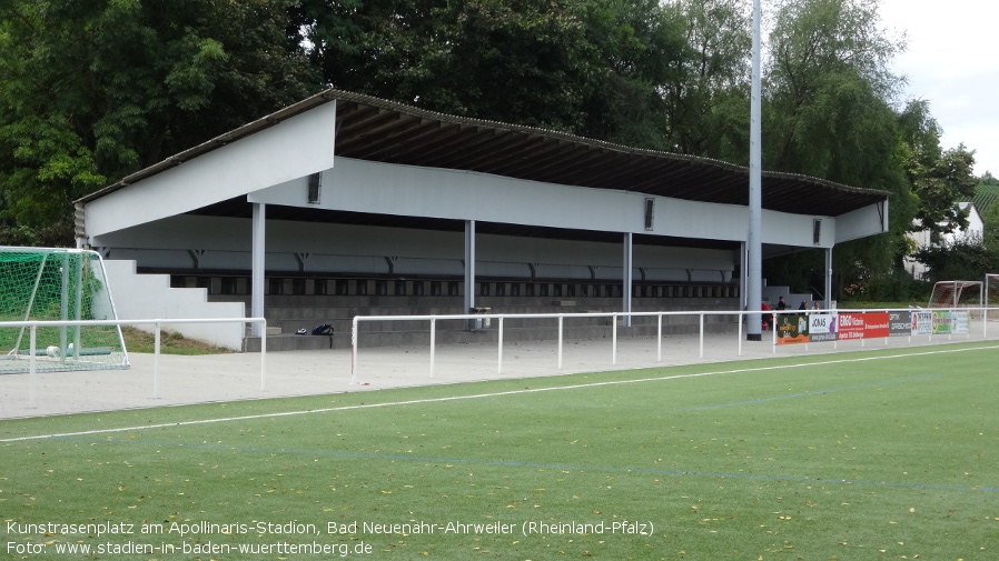 Bad Neuenahr-Ahrweiler, Kunstrasenplatz am Apollinaris-Stadion (Rheinland-Pfalz)