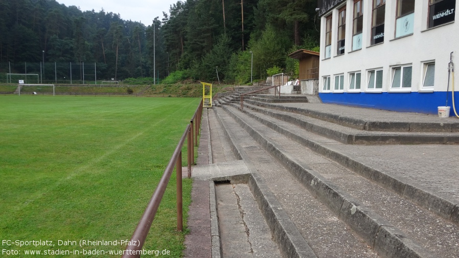 Dahn, FC-Sportplatz (Rheinland-Pfalz)