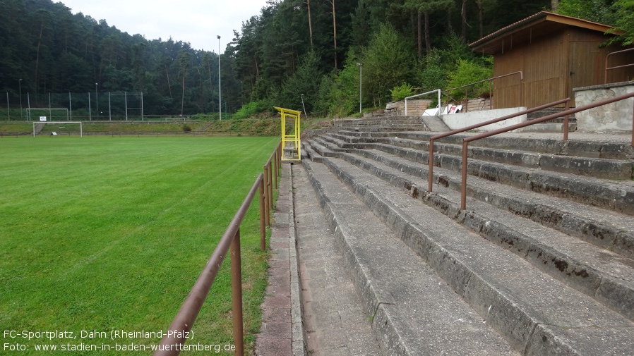 Dahn, FC-Sportplatz (Rheinland-Pfalz)