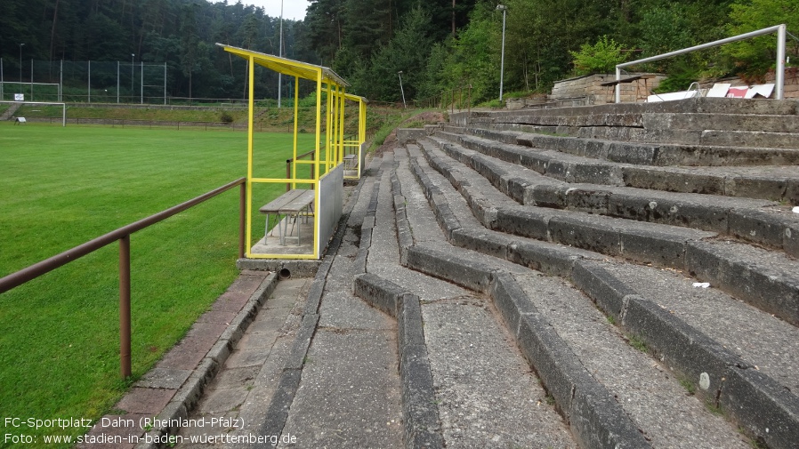 Dahn, FC-Sportplatz (Rheinland-Pfalz)