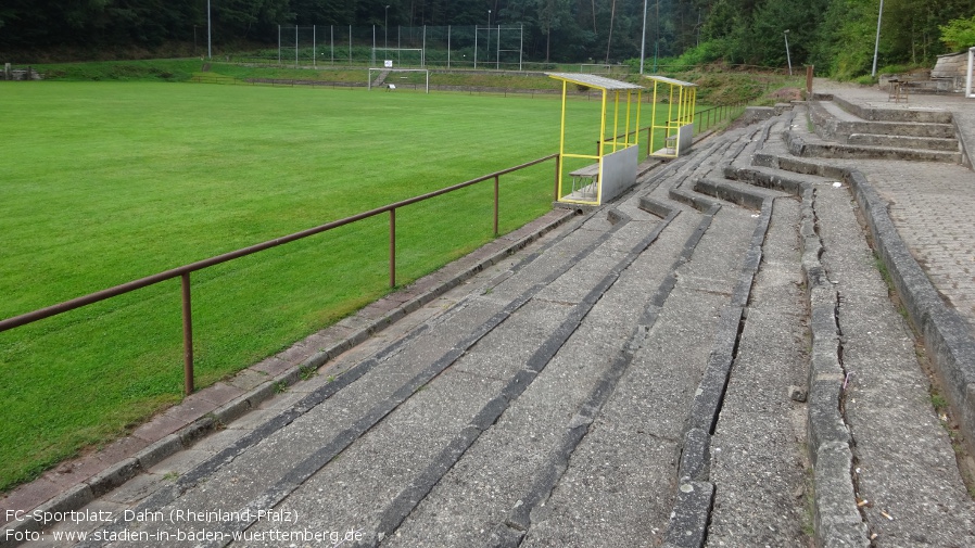 Dahn, FC-Sportplatz (Rheinland-Pfalz)