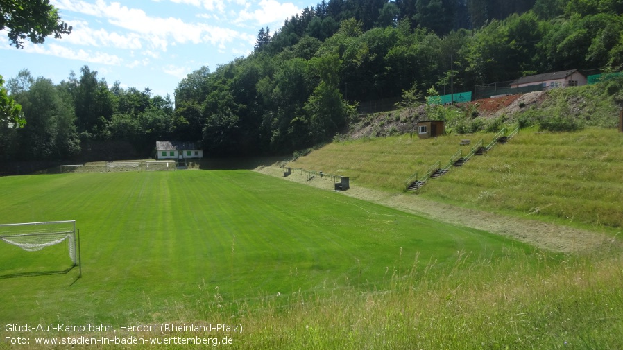 Herdorf, Glück-Auf-Kampfbahn (Rheinland-Pfalz)