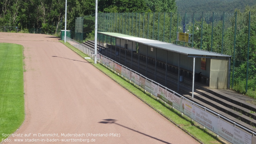 Mudersbach, Sportplatz auf´m Dammicht (Rheinland-Pfalz)