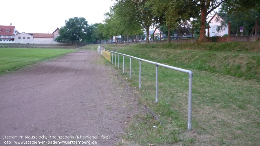 Stadion im Mauseloch, Rheinzabern (Rheinland-Pfalz)