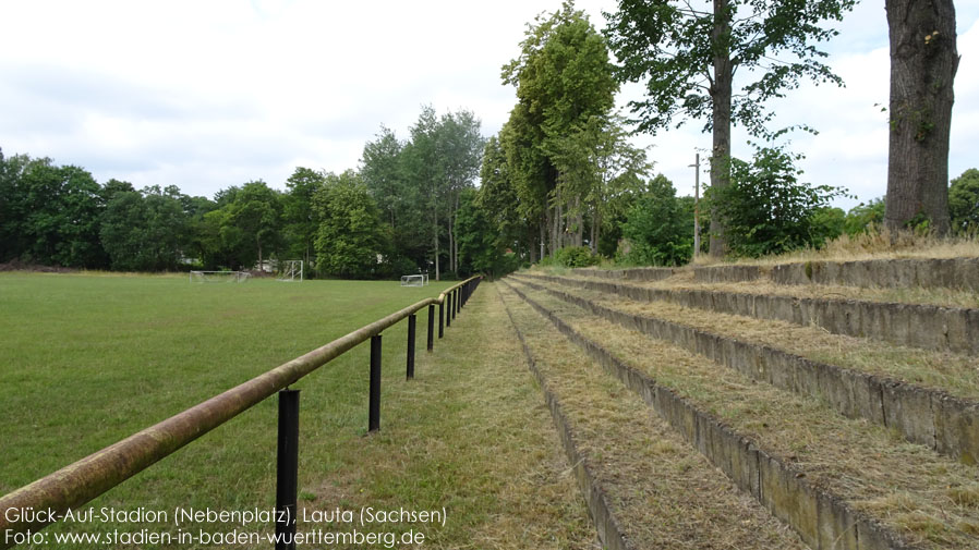 Lauta, Glück-Auf-Stadion (Nebenplatz)