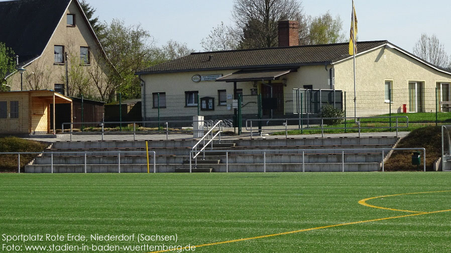 Niederdorf, Sportplatz Rote Erde