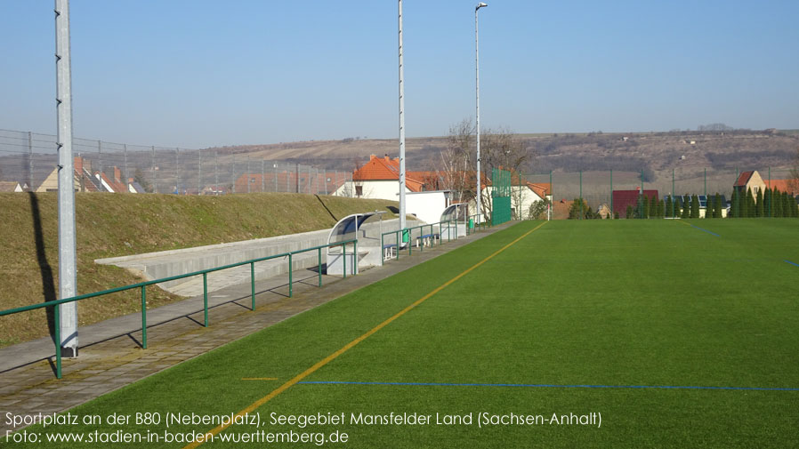 Seegebiet Mansfelder Land, Sportplatz an der B 80 (Nebenplatz)